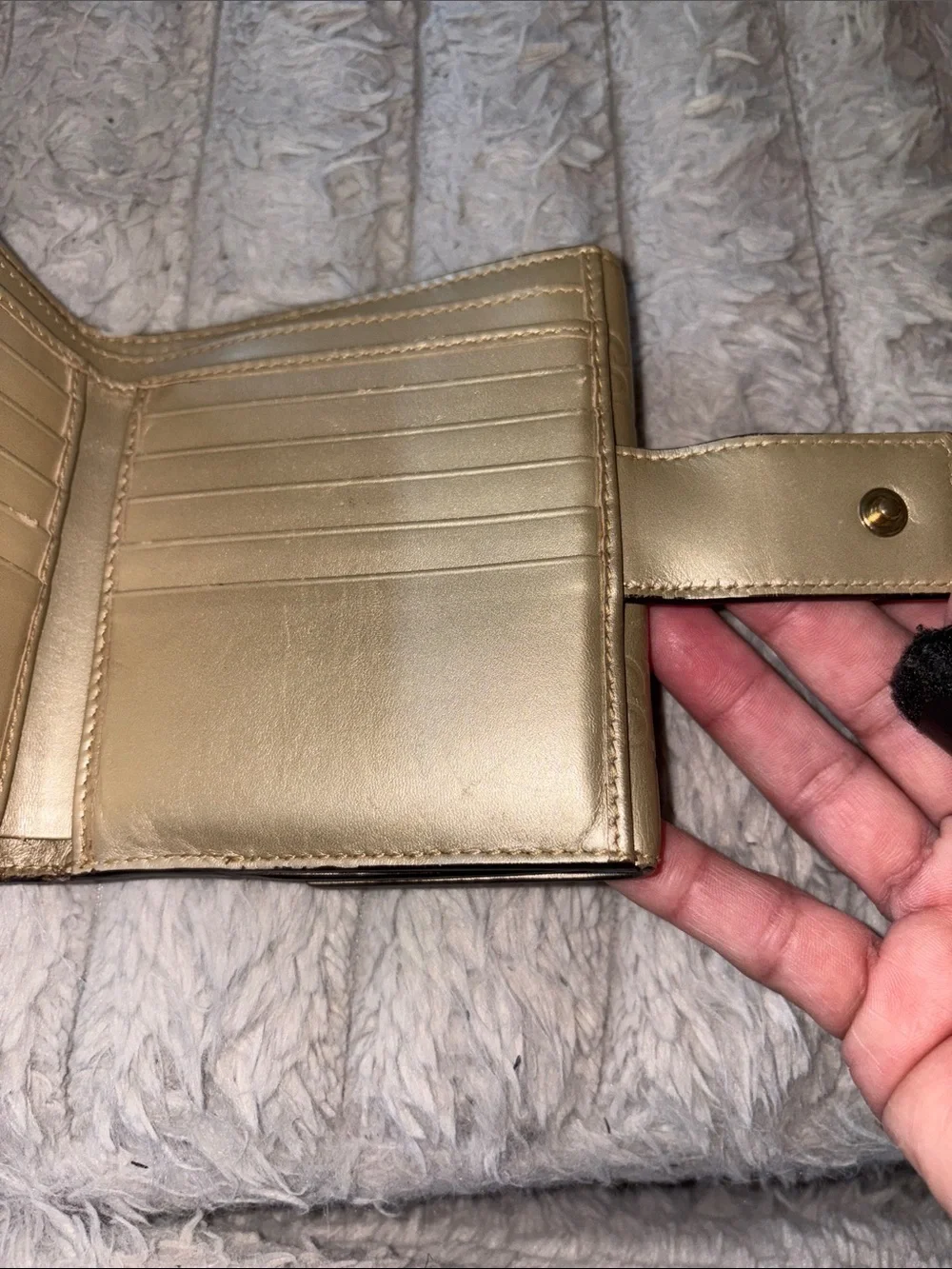 Gucci Gold Embossed GG Patent Leather Wallet with Bow Accent - Picture 7 of 9